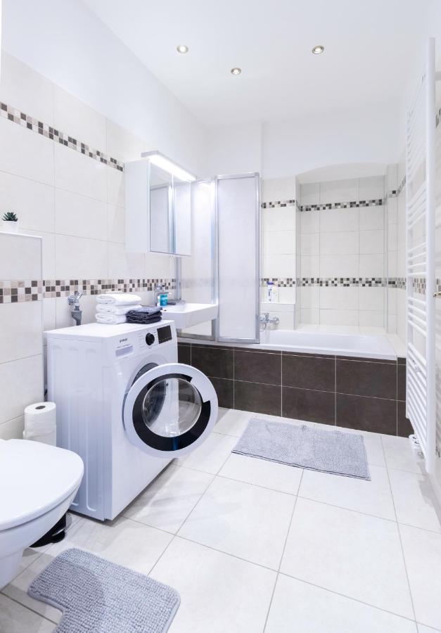 Comfortable, Specious Apartment With Inner Garden- Marzstrasse Apartments Wien Exteriör bild